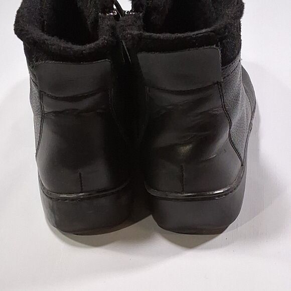 CLARKS COLLECTION Soft Cushion  Ankle Boots Sz 7.5M Black Leather Faux Fur - Picture 3 of 9